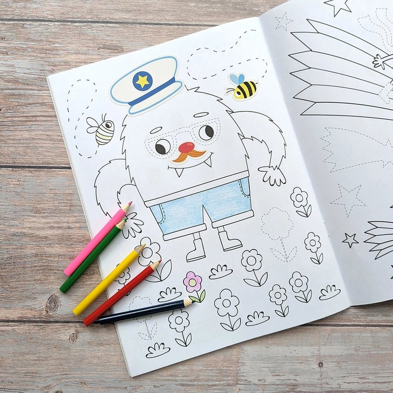 Dress me up [ Colouring and Activity ] Aliens - Wee Little Books