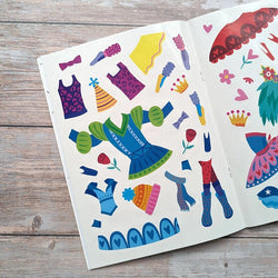 Dress me up [ Colouring and Activity ] Ballet - Wee Little Books