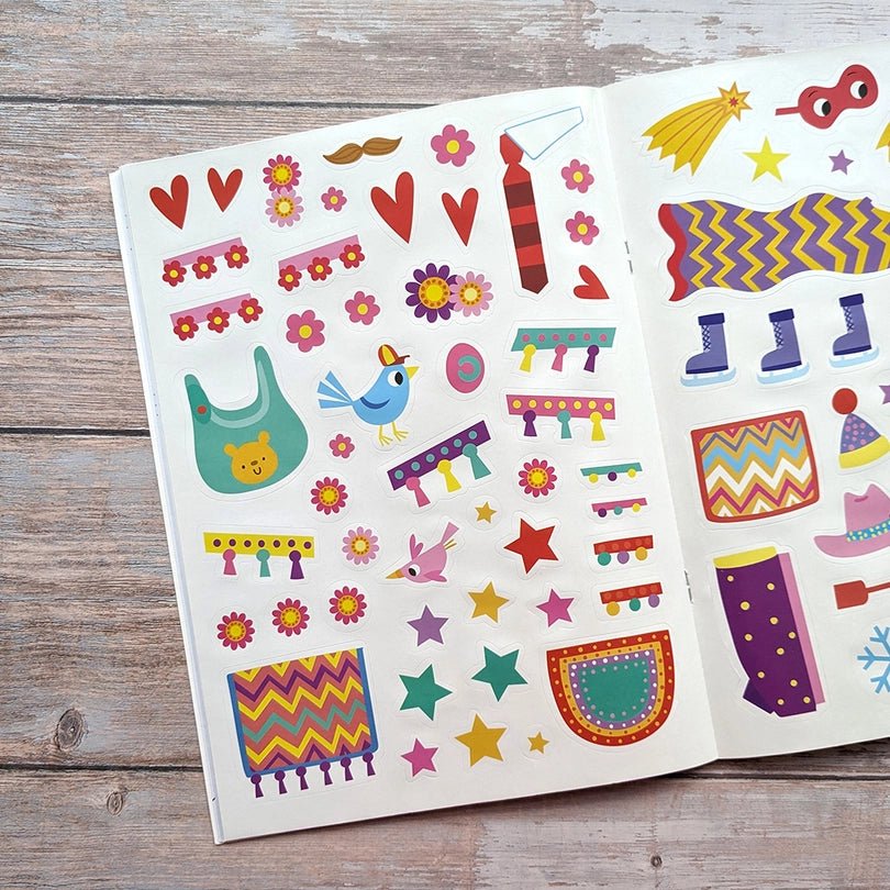 Dress me up [ Colouring and Activity ] Llama - Wee Little Books