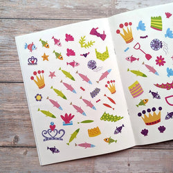 Dress me up [ Colouring and Activity ] Mermaids - Wee Little Books