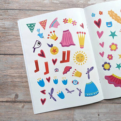 Dress me up [ Colouring and Activity ] Unicorns - Wee Little Books